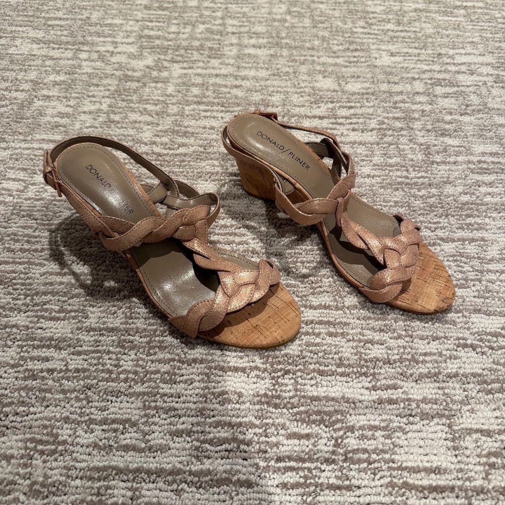 Donald/Pliner 7.5 Women Cork Wedges with Pink Weave. (Brand new with tags)
